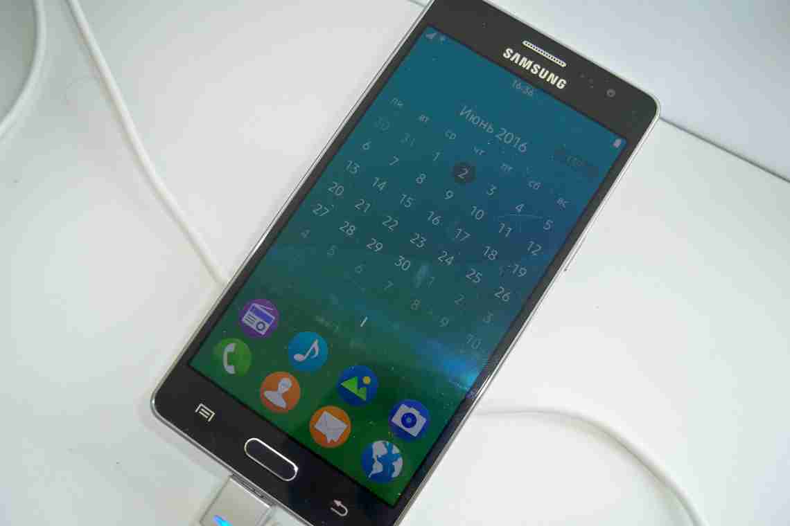 Представлений смартфон Samsung Z4 з підтримкою LTE на платформі Tizen 3.0 "